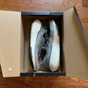Adidas ULTRABOOST 21 Running Shoes Women’s 9.5 thumbnail 5