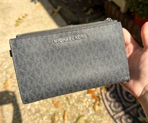 Michael Kors Wallet thumbnail 1