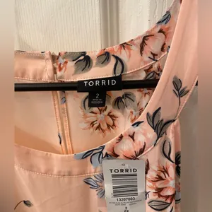 Torrid blouse size 2 thumbnail 3