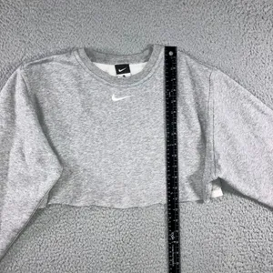 Nike Sweatshirt Women M Grey Cropped Raw Hem‎ Center Swoosh Pullover Fleece thumbnail 5