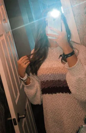 Lizard Thicket Sweater thumbnail 2