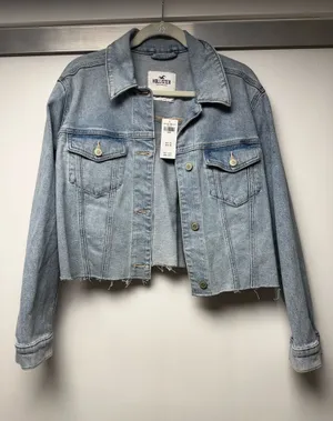 Hollister Women's Light Wash Cropped Denim Jacket thumbnail 1