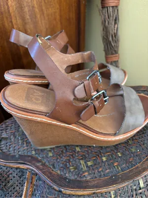 Dolce Vita Brown and Taupe Double-Strap Wedge Sandals thumbnail 4