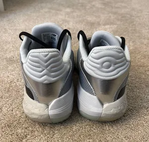 New Balance Unisex Basketball Sneakers thumbnail 3