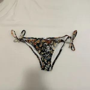 Poolside Paradiso Wallflower String Bikini Bottoms Size Small thumbnail 2