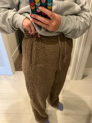SKIMS Teddy Fleece Pants thumbnail 9