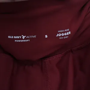 Old Navy Active Powersoft High Rise Joggers Burgundy Go-Dry Pants Small thumbnail 3