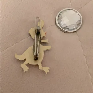 Duck hair clip thumbnail 2