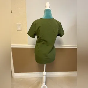 FIGS Casma Three-Pocket Scrub‎ Top Olive Green Women’s XS – Short Sleeve FIONx™ thumbnail 4