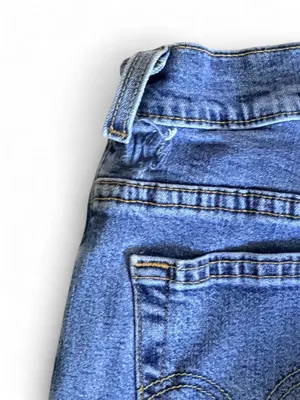 Levi’s 550 Classic Relaxed Bootcut Stretch Jeans Women’s Size 6M thumbnail 6