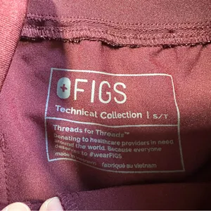 Figs Women’s High Waisted Zamora Jogger Scrub Pants Pull On in Burgundy ST thumbnail 10