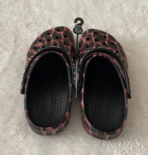 Crocs (NWT) Classic Animal Remix Clogs in Black Multi Animal, Size: 7 thumbnail 8