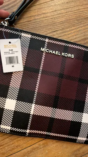 Michael Kors NTW  Wristlet thumbnail 2