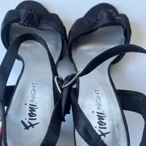 Fioni Nights Satin Kitten Heel Sandals Womens Size 8.5 Strappy Y2K Glam Cocktail thumbnail 11