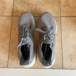 Adidas ULTRABOOST 21 Running Shoes Women’s 9.5 thumbnail 2
