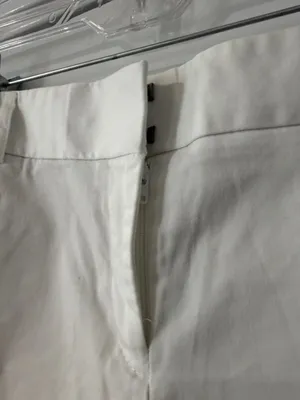 Express Women's Size 6 White Cuffed Chino Mid Rise Shorts Waist 99% Cotton thumbnail 2