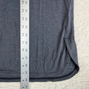 Women's Lululemon Size 10 Short Sleeve Grey Basic Tshirt Athletic thumbnail 5