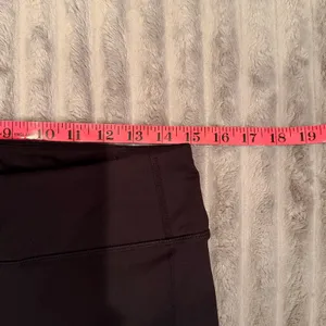 Gaiam‎ Womens Black Cropped Flare Yoga Pants Slit Hem Athletic Leggings Large thumbnail 4