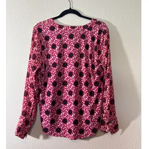 Ann Taylor Size S V-Neck Long Sleeve Floral Blouse Top - Magenta Sunset thumbnail 3