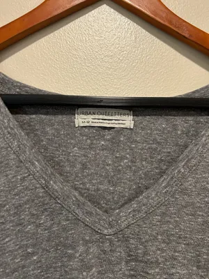 Urban outfitters medium vneck  thumbnail 2