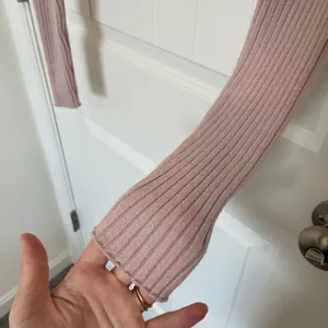 EUC | Garage women’s pale‎ pink cropped sweater — large thumbnail 2