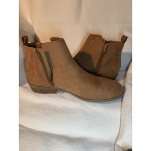 Wonder Nation Chelsea Ankle Boots Brown Faux Suede Zip Flexible Outsole 6 thumbnail 2