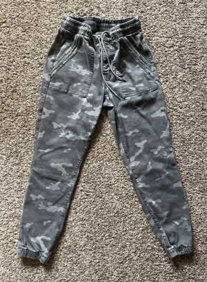 American Eagle Outfitters Pants thumbnail 1