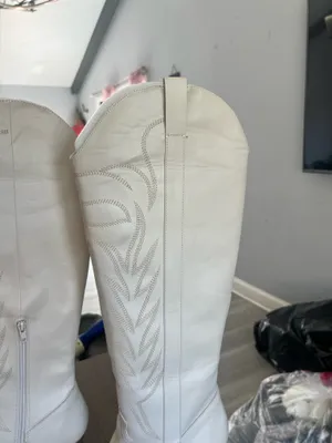 Boots Size 9.5 thumbnail 2