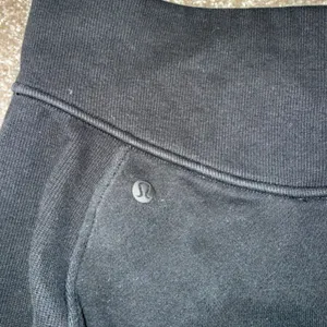 Lululemon Scuba Mini Skirt Womens‎ Small Black Excellent Fleece Lined Ribbed thumbnail 3