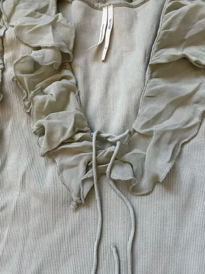 Anthropologie Ruffle V-Neck Puff Sleeve Top Victorian Romantic Feminine thumbnail 3