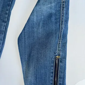 Seven for all mankind cropped low rise jeans. Size 6. thumbnail 2