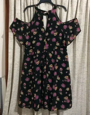 Torrid Multi-Color Floral Print Chiffon Cold Shoulder V-Neck Dress thumbnail 7
