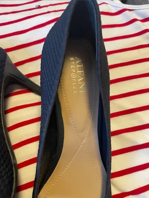 Alfani Black Textured Pointed-Toe Flats thumbnail 3
