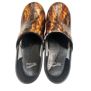 Dansko Tiger's Eye Professional Clogs Size 38 Patent Leather Finish Casual Brown thumbnail 5