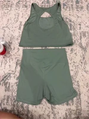 Hollister Gilly Hicks Sage Green Athletic Set Tank & Biker Shorts XXL thumbnail 3