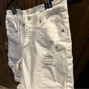Levi’s | Mid Length White Denim Shorts | womens 28 thumbnail 8