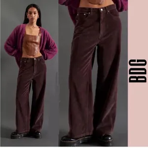 BDG Urban Outfitters‎ High & Wide Corduroy Pants Size 26 in Brown/Purple thumbnail 2