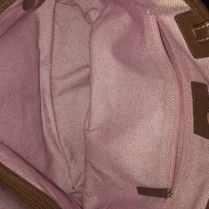 MOVING SALE! Authentic Dooney & Bourke shoulder bag! thumbnail 4