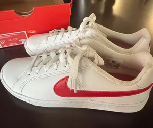Nike court royale size 8.5 thumbnail 1
