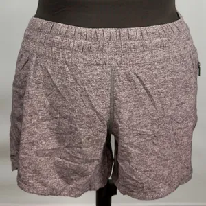 Women’s Lululemon Heathered Black Tracker Short 4” Inseam Size 8 thumbnail 2