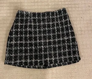 Abercrombie & Fitch Black and White Tweed Mini Skirt thumbnail 1