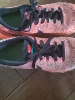 Nike Coral Flyknit Running Shoe with Black Swoosh AirMax Orange And Black Size 8 thumbnail 2