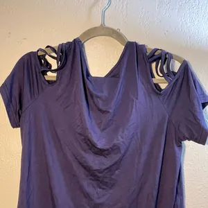 Purple Short Sleeve Tee with Cut Out Details Large T Shirt Brand New NWT thumbnail 8