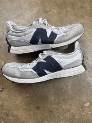 New Balance 327 in Sea Salt/Black Size: Youth 6.5 (Ladies 7.5) thumbnail 4