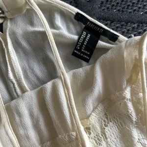 Forever 21 Women’s White Lace Halter Top with Lace Trim, size M thumbnail 2