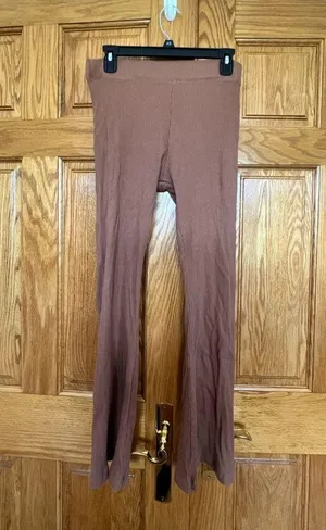 PINK - Victoria's Secret - Short Flare Leggings thumbnail 4