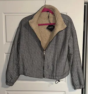 Jacket thumbnail 1
