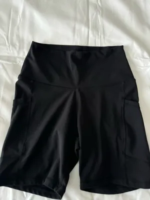 Black Solid Biker Shorts With Pocket Detail thumbnail 2