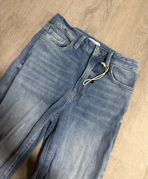 Forever 21 premium distressed skinny jeans thumbnail 4