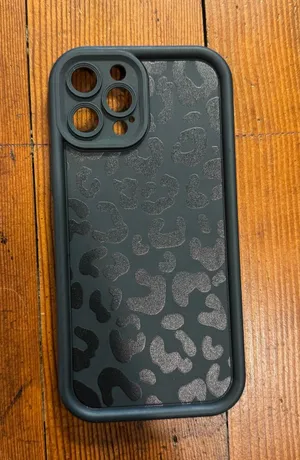 iPhone 15 black cheeta print phone case thumbnail 1